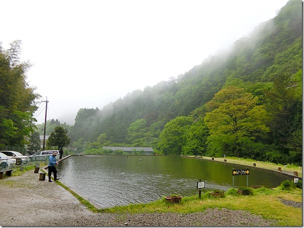 千早川マス釣り場1個目の池 千早川マス釣り場1個目の池