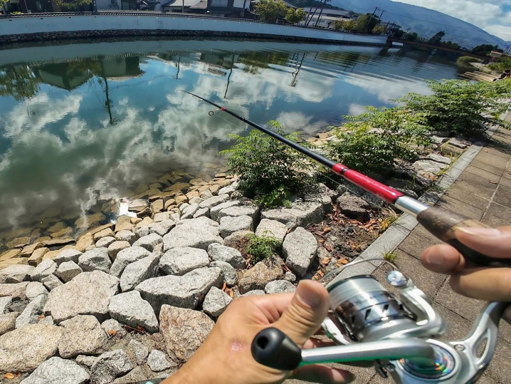 宮津市にある小河川に到着